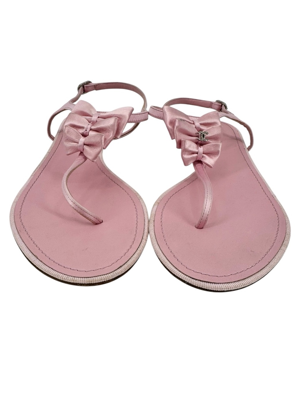 Chanel Pink Satin Bow Thong Sandals - Picture 4 of 10